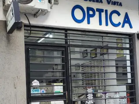 LOCAL EN IMPORTANTE CUADRA COMERCIAL