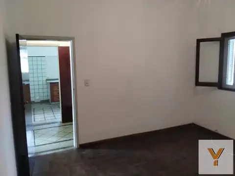 Casa en venta - 2 Dormitorios 1 Baño - 360Mts2 - Quilmes