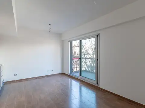 Avenida Almirante Brown  al 1300