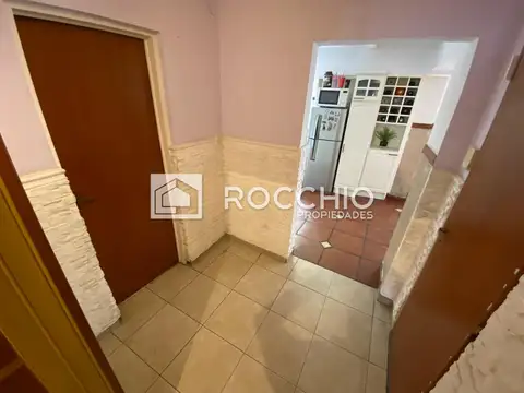 Casa 5 ambientes con 1 baño