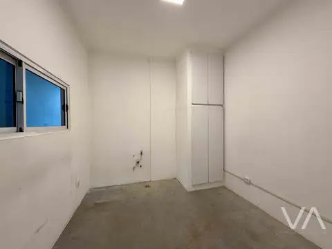 Impecable galpon con local comercial. Nuevo Polo Tecnologico.