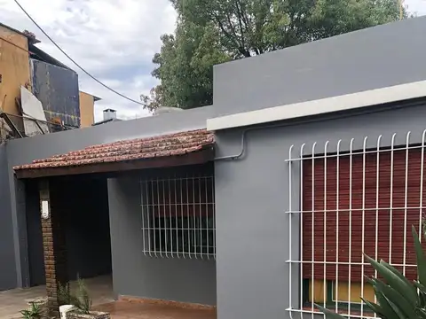 Casa 3 ambientes en venta en Moreno, Apta Crédito