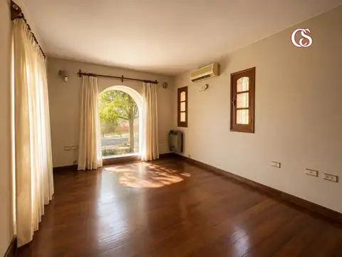 Casa en Alquiler de 4 dormitorios