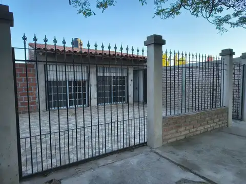 Casa sobre calle Rodriguez. Chimbas