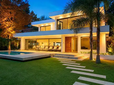 El Barranco - Exclusiva Casa de Diseño entre Arboleda, Lago y Luz Natural