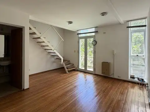 Oficina en alquiler en Nuestra Señora De Lourdes, muy luminosa, estilo duplex