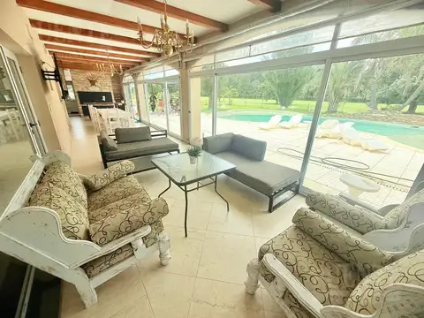 Casa en Venta con 5 cocheras