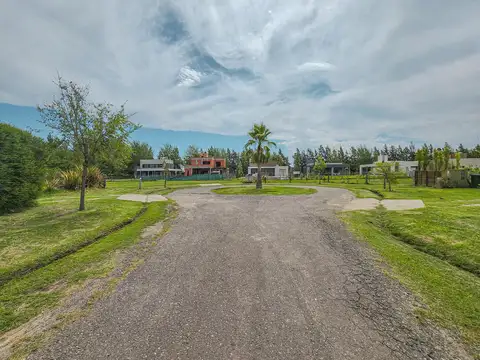 Terrenos en barrio privado Puerto Roldan