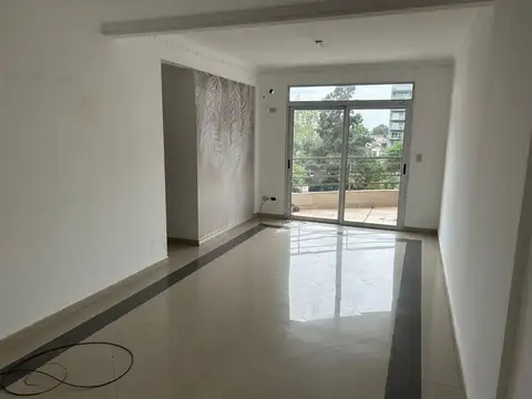 Dpto. de 3 amb. Contrafrente con Balcones