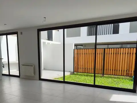Depto Tipo Casa en Venta en Manuel B Gonnet, USD 165.000