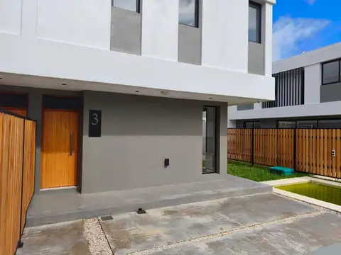 Depto Tipo Casa en Venta en Manuel B Gonnet, USD 165.000