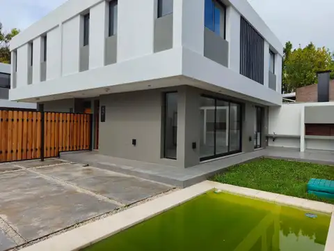 Depto Tipo Casa en Venta en Manuel B Gonnet, USD 165.000