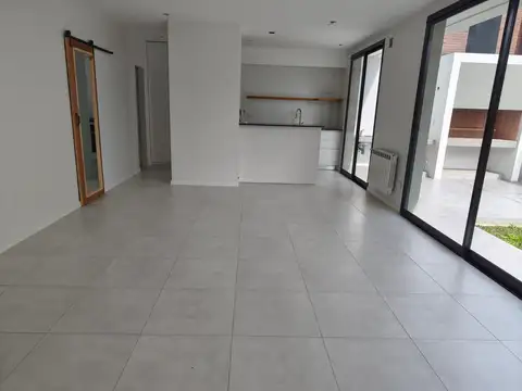 Depto Tipo Casa 4 ambientes con 1 baño