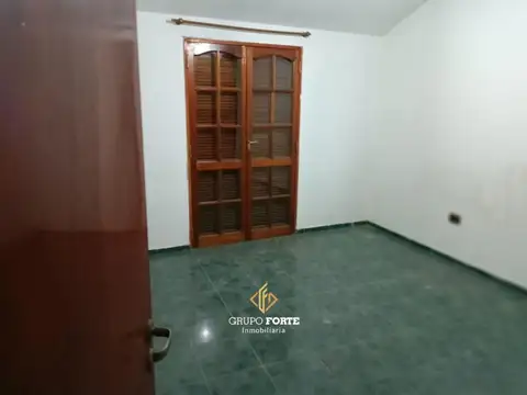 Casa 7 ambientes con 4 baños