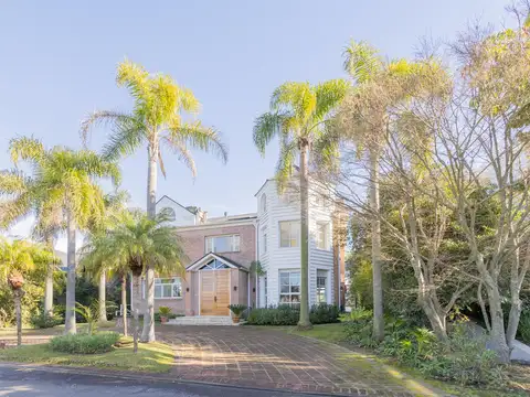 Casa en venta y alquiler en barrio Bahia del Sol, San Fernando