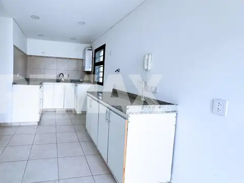 Depto Tipo Casa 6 ambientes con 1 baño