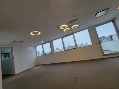 Oficina en Alquiler al Este