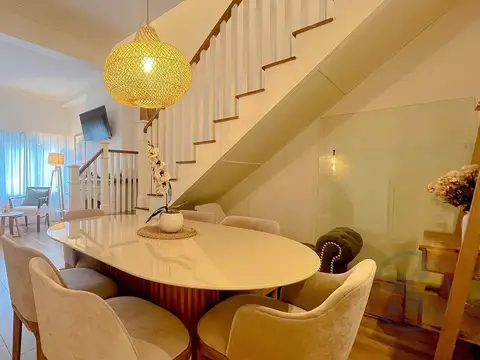 VENTA | CHALET DE 5 AMBIENTES RECICLADO A NUEVO | CHAUVIN
