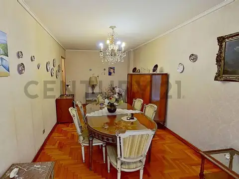 Doblas 200, Piso 262