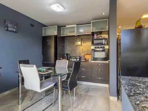Casa en venta c/ cochera en Las Orquídeas