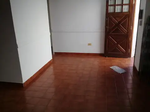 Depto Tipo Casa en Venta en Bernal Oeste, USD 48.000