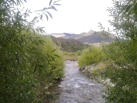 Fracción de 1,3 hs, a 15 minutos de El Bolson, Casa y Sum