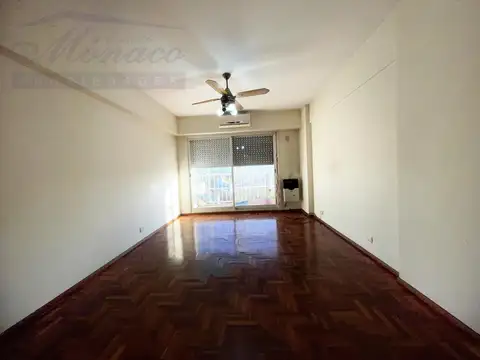 Amplio 2 amb S/Piso Balcon y Vista abierta.