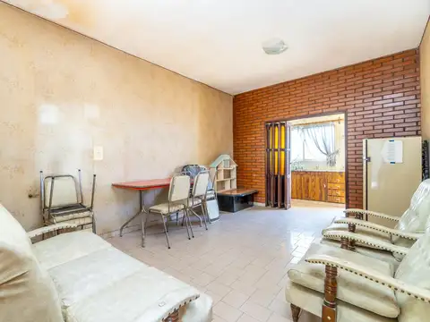 Casa 7 ambientes con 3 baños