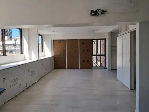 Alquiler Oficinas Comerciales- Juramento 2000 - Oficinas en Edificio Aisenson con cochera.