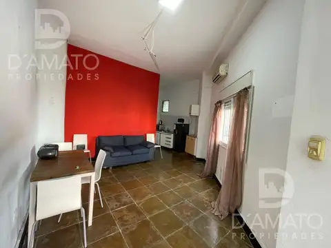 Depto Tipo Casa en Alquiler de 1 dormitorio