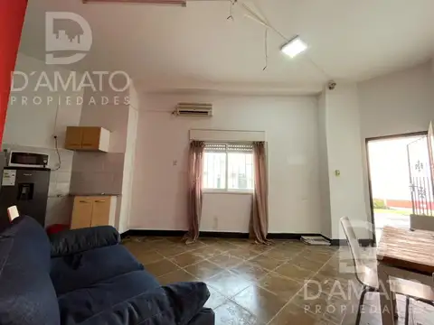 Depto Tipo Casa en Alquiler en Villa Real, $ 550.000