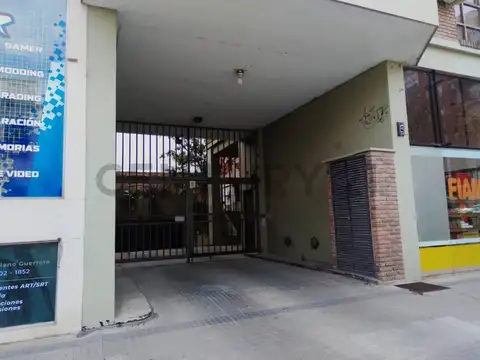 11 y 45- Cochera cubierta en venta- La Plata