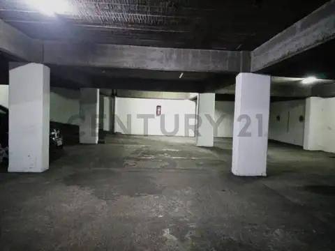 11 y 45- Cochera cubierta en venta- La Plata