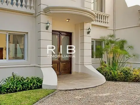 Propiedad Francesa con 5 dormitorios sobre 860 m2