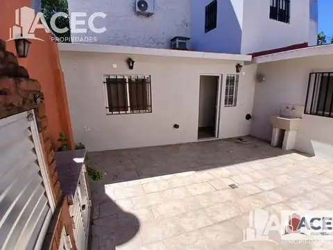 Casa 3 ambientes con 2 baños