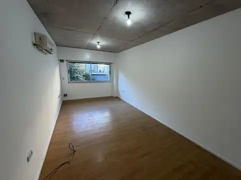 Tunez 2500, Piso 1