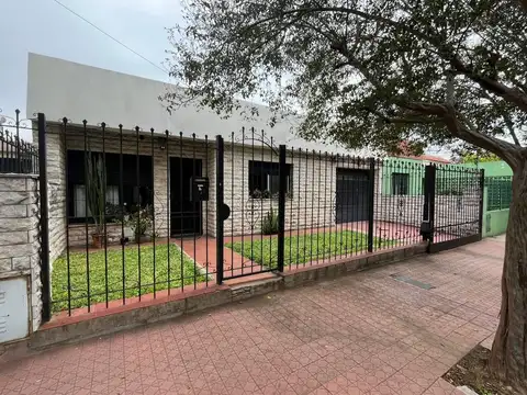 VENTA CASA 3 DORM +1 DEPTO BARRIO ROSEDAL CORDOBA