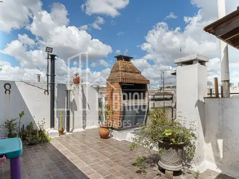 Excelente 4 amb con balcón al frente + terraza