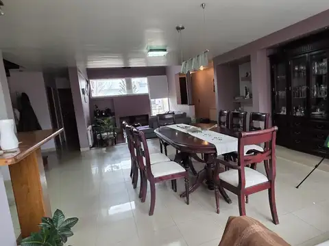 VENTA CASA 4 DORMITORIOS - B° LOS TORDOS, CIPOLLETTI