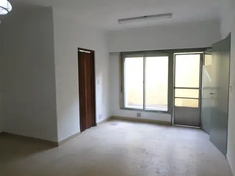 Departamento tipo casa  Planta Baja con patio Excelente ubicación 