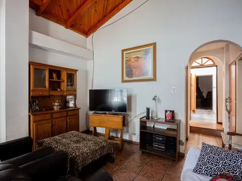 Depto Tipo Casa en Venta con 2 cocheras