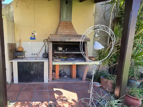 Casa 2 ambientes con 1 baño