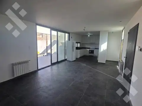 Casa 2 ambientes con 1 baño