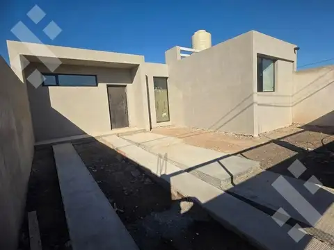 En Alquiler | Casa de 1 Dormitorio | Barrio Procrear | Centenario