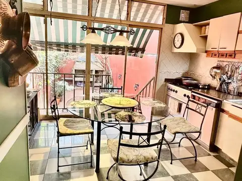 Depto Tipo Casa en Venta de 4 dormitorios