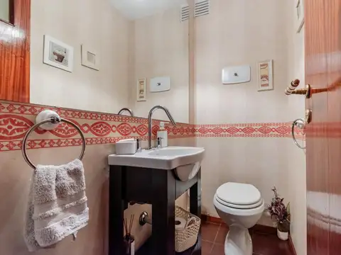 Casa en Venta con 3 cocheras