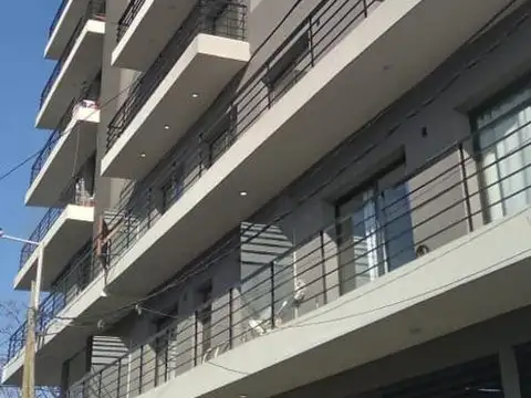 ALQUILER MONOAMBIENTE EN HIPOLITO YRIGOYEN!