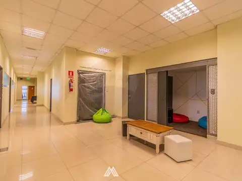 Oficina Monoambiente con 6 baños
