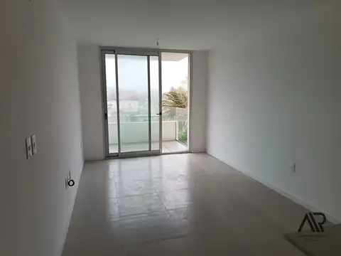 Apartamento en venta c/ cochera en Piriápolis