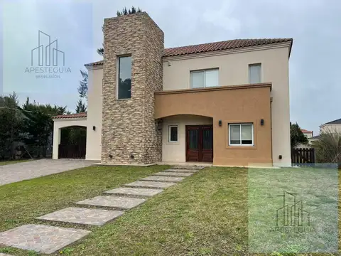 Casa en Venta con 5 cocheras